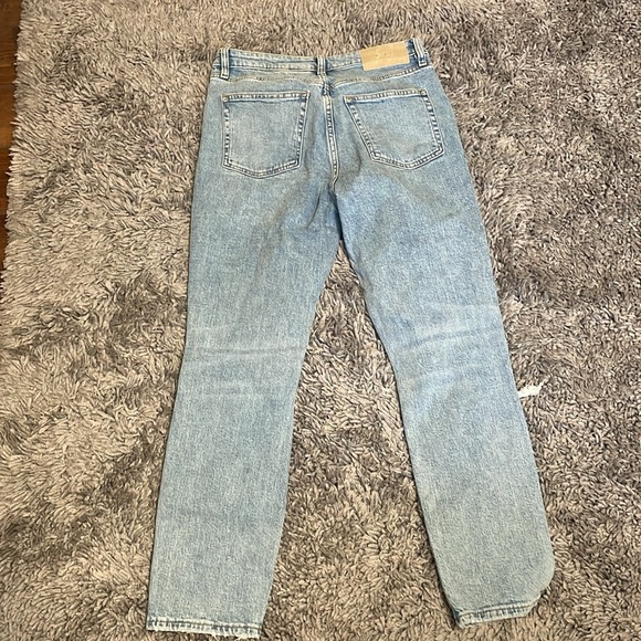 H&M High rise distressed jeans - Picture 9 of 9